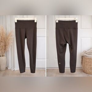 Alo Yoga Airlift Espresso